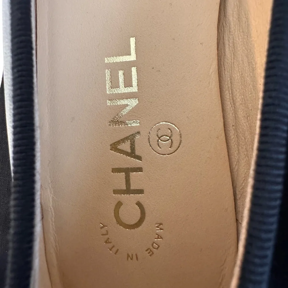 CHANEL Black Leather Ballet Flats with Bow